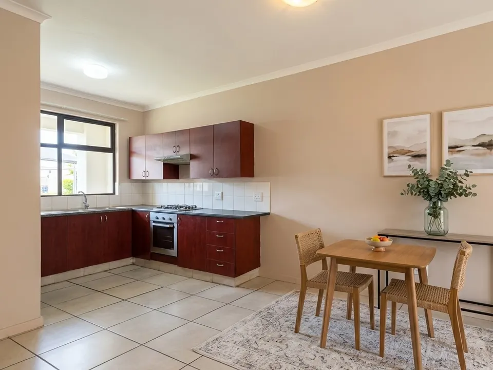 Modern Ground Floor Unit For Sale in Upper East Side, Eveleigh, photo 1 of 15