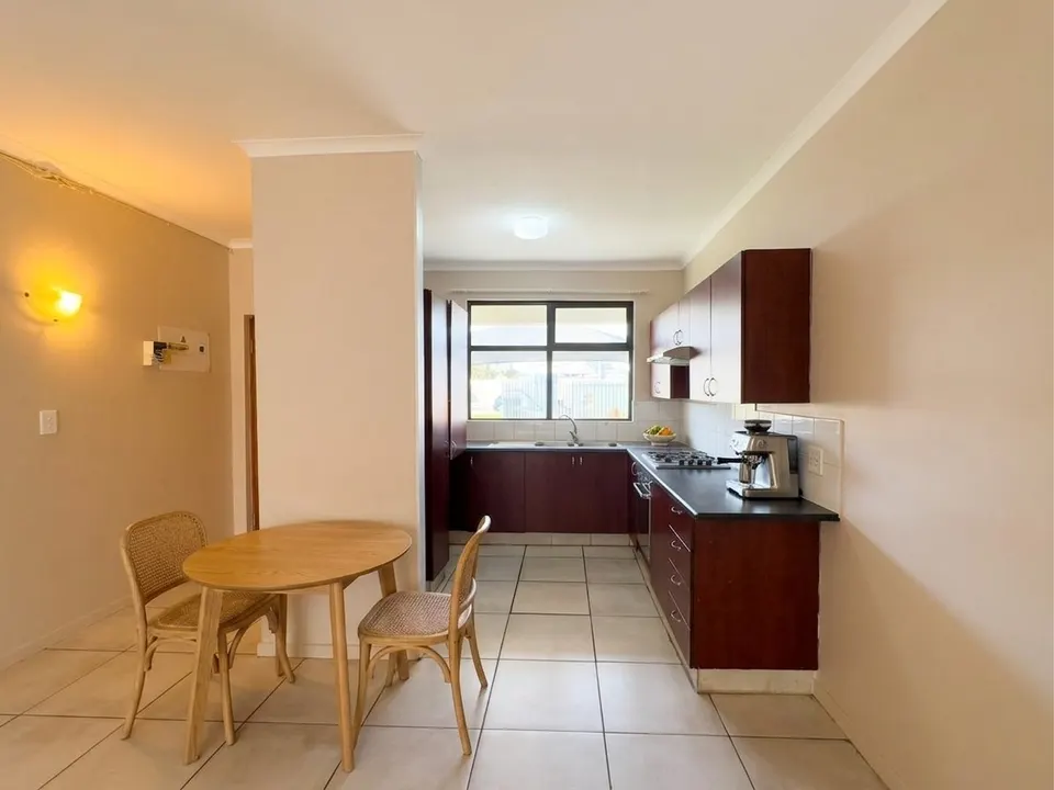Modern Ground Floor Unit For Sale in Upper East Side, Eveleigh, photo 2 of 15