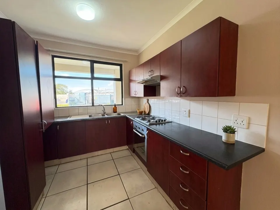 Modern Ground Floor Unit For Sale in Upper East Side, Eveleigh, photo 3 of 15