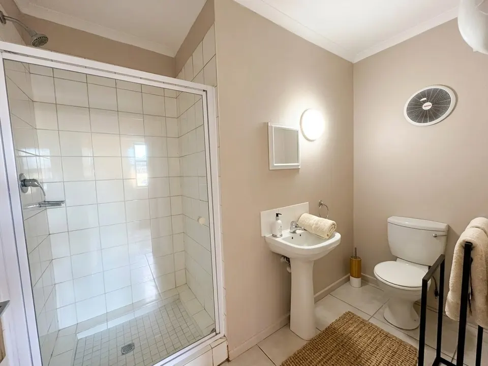 Modern Ground Floor Unit For Sale in Upper East Side, Eveleigh, photo 11 of 15