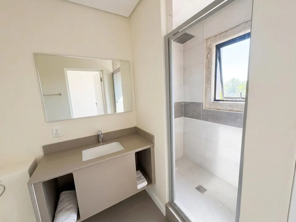 Luxury Fully Furnished 3 Bedroom Penthouse To Rent in Belmont Apartments, Parkmore, photo 19 of 47