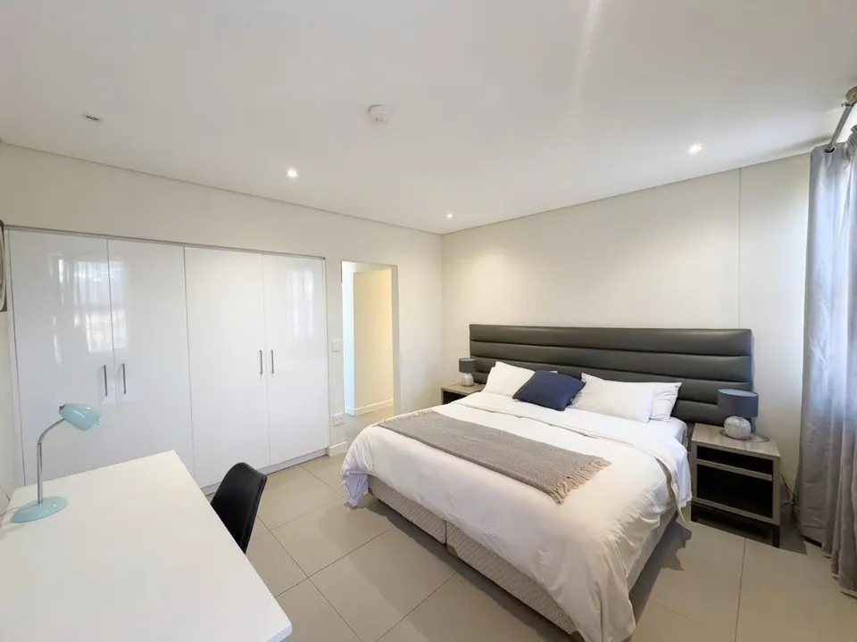 Luxury Fully Furnished 3 Bedroom Penthouse To Rent in Belmont Apartments, Parkmore, photo 21 of 47