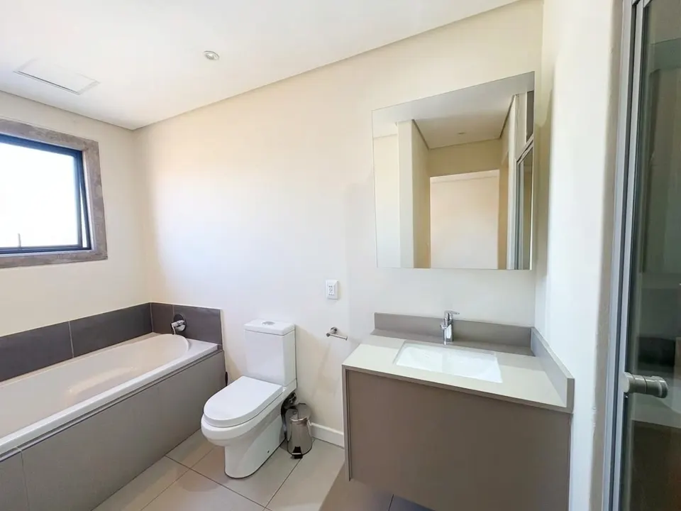 Luxury Fully Furnished 3 Bedroom Penthouse To Rent in Belmont Apartments, Parkmore, photo 24 of 47