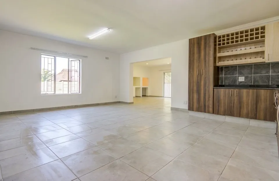 Charming 2 Bedroom Home To Rent in Fairleads, Benoni, photo 6 of 16
