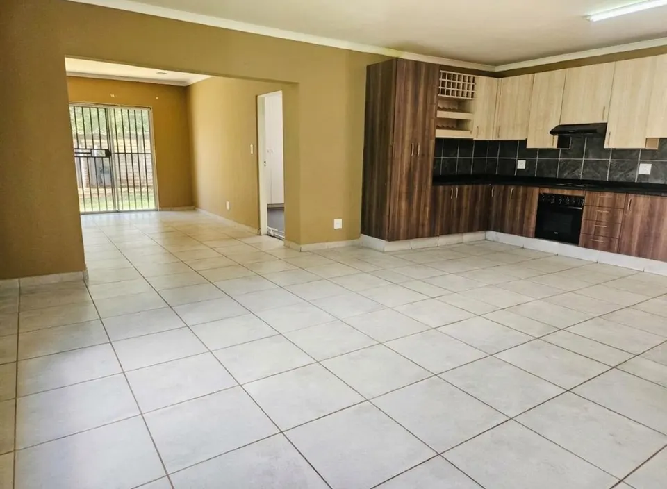 Charming 2 Bedroom Home To Rent in Fairleads, Benoni, photo 7 of 16