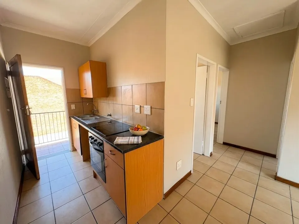 Modern 2 Bedroom Apartment To Rent in Kempton Park, photo 1 of 11