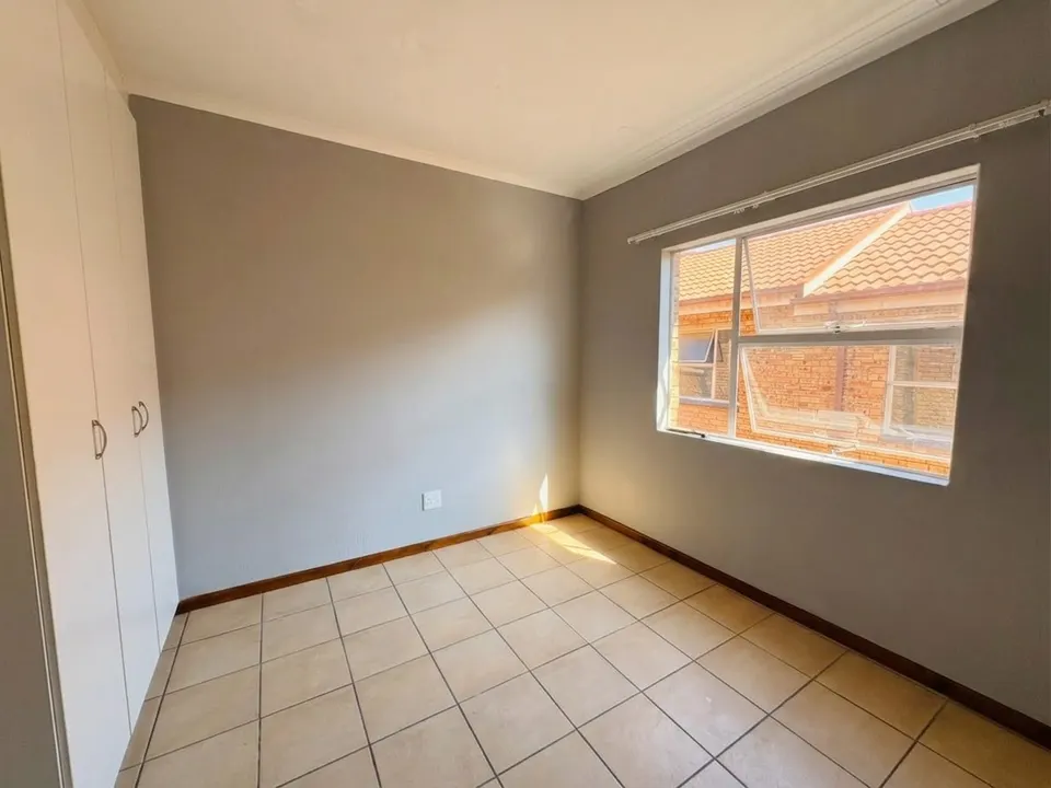 Modern 2 Bedroom Apartment To Rent in Kempton Park, photo 4 of 11