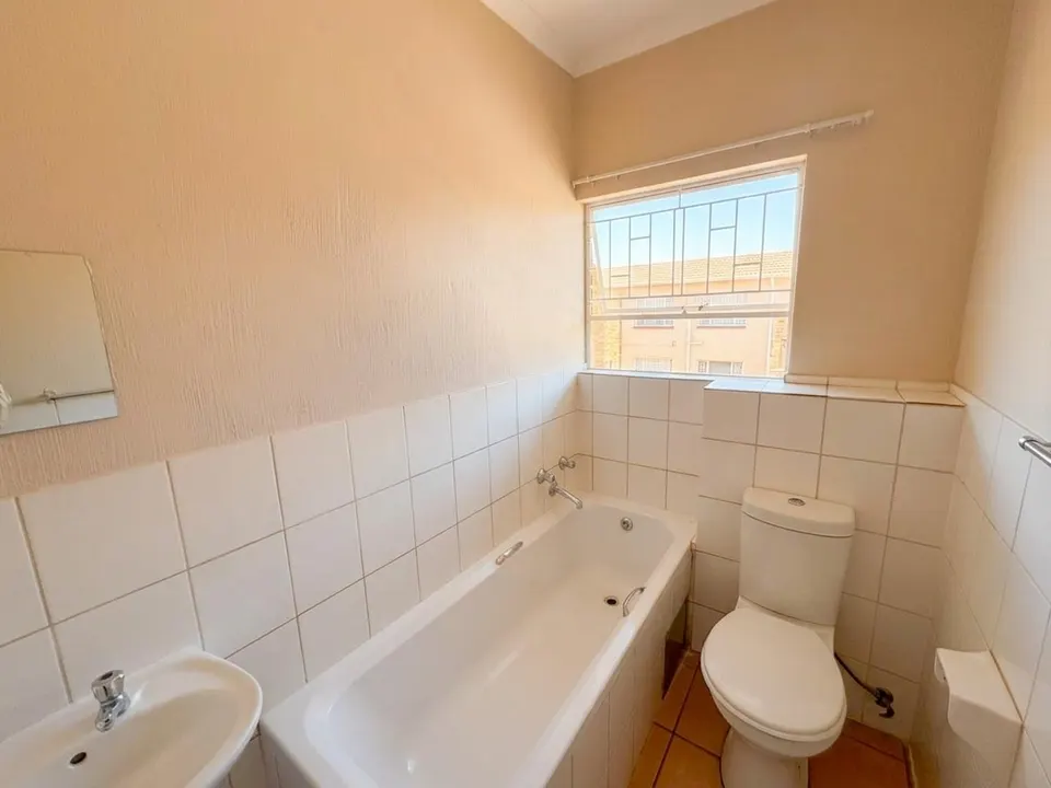 Modern 2 Bedroom Apartment To Rent in Kempton Park, photo 7 of 11