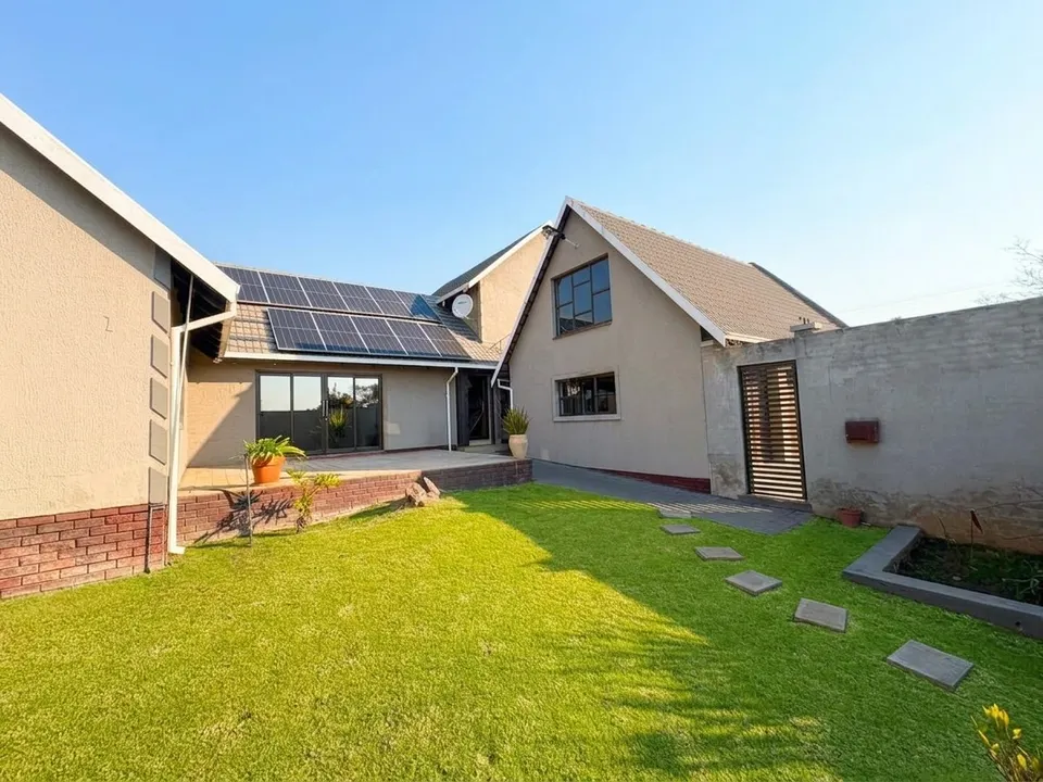 Exceptional 5 Bedroom Family Home To Rent in Norkem Park, Kempton Park – Designed for Spacious Living & Entertaining, photo 2 of 35