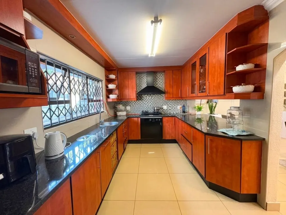 Exceptional 5 Bedroom Family Home To Rent in Norkem Park, Kempton Park – Designed for Spacious Living & Entertaining, photo 3 of 35