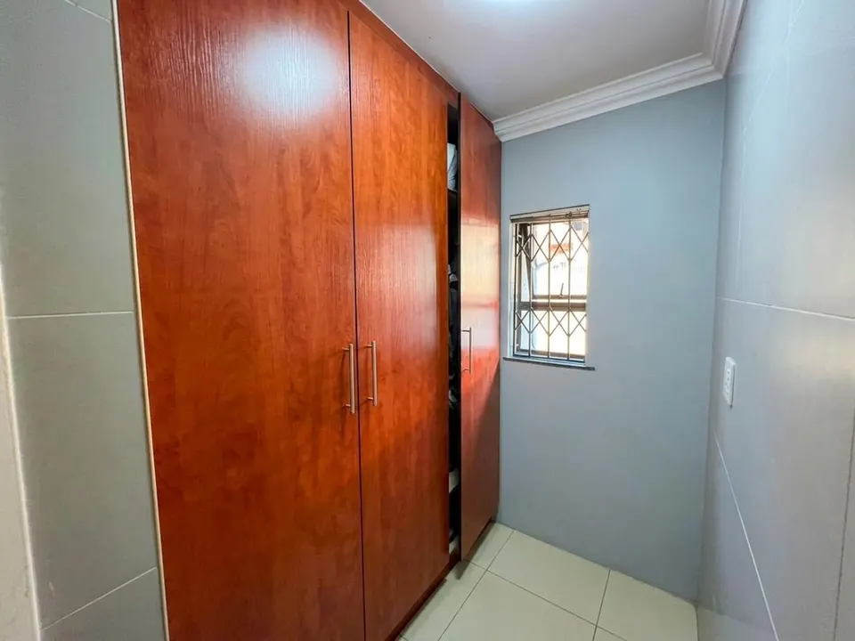 Exceptional 5 Bedroom Family Home To Rent in Norkem Park, Kempton Park – Designed for Spacious Living & Entertaining, photo 6 of 35