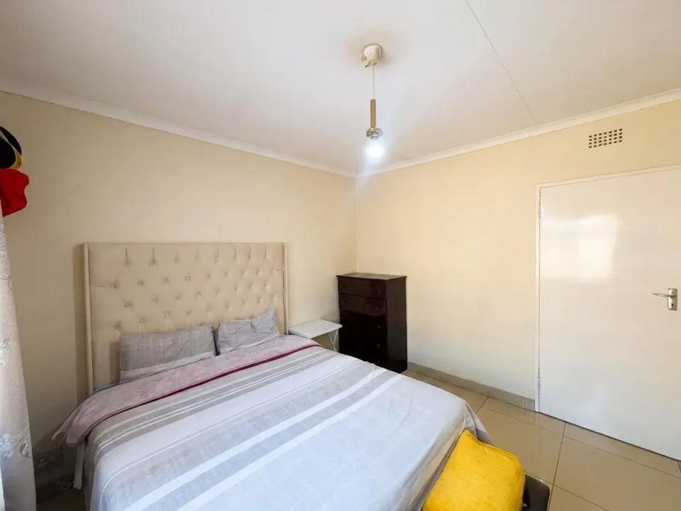 Exceptional 5 Bedroom Family Home To Rent in Norkem Park, Kempton Park – Designed for Spacious Living & Entertaining, photo 19 of 35