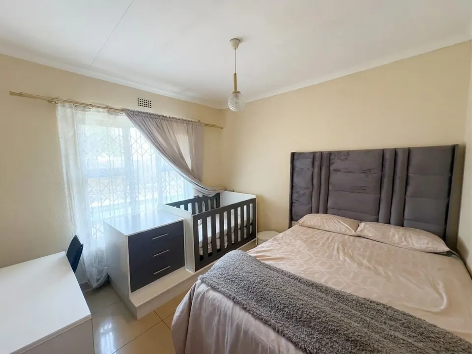 Exceptional 5 Bedroom Family Home To Rent in Norkem Park, Kempton Park – Designed for Spacious Living & Entertaining, photo 23 of 35
