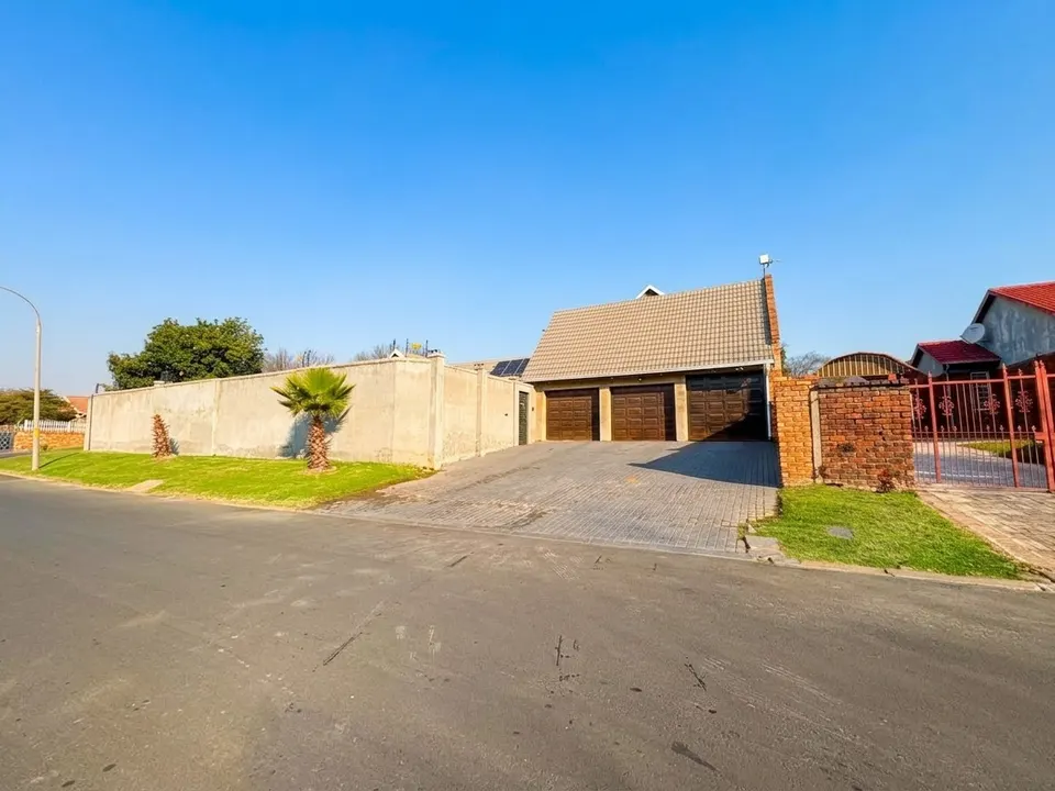 Exceptional 5 Bedroom Family Home To Rent in Norkem Park, Kempton Park – Designed for Spacious Living & Entertaining, photo 35 of 35