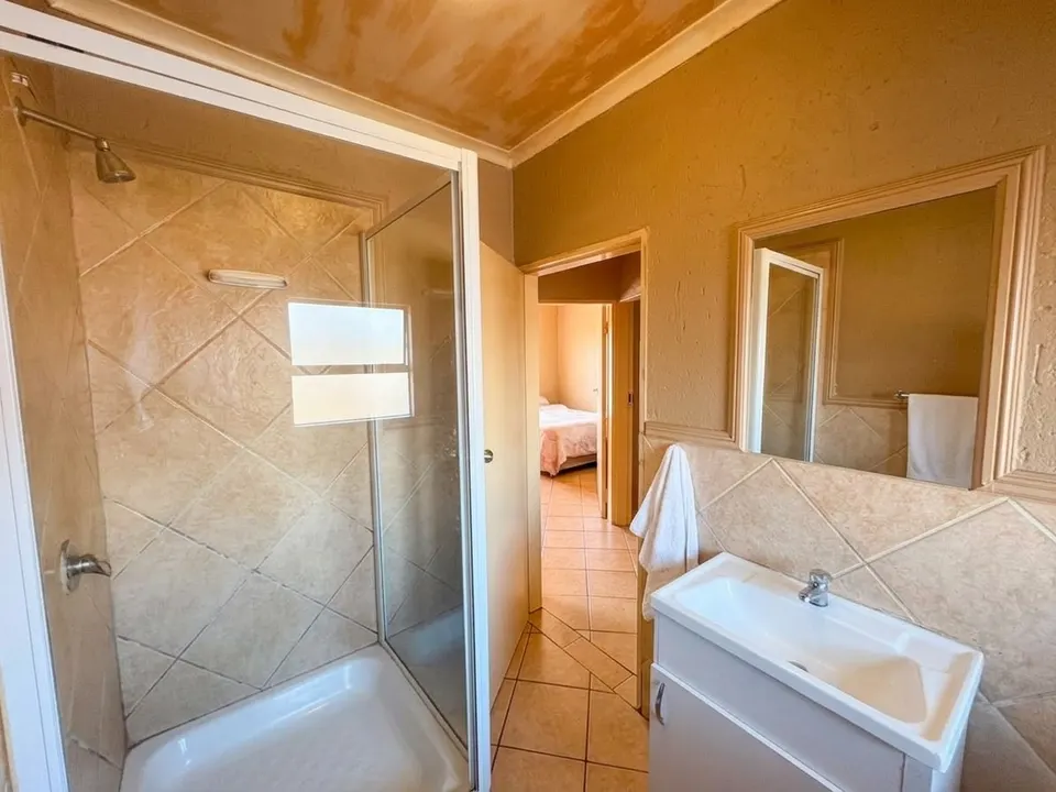 Spacious 2 Bedroom Apartment For Sale in Lakewood Manor, Dalpark Ext 1, photo 15 of 20