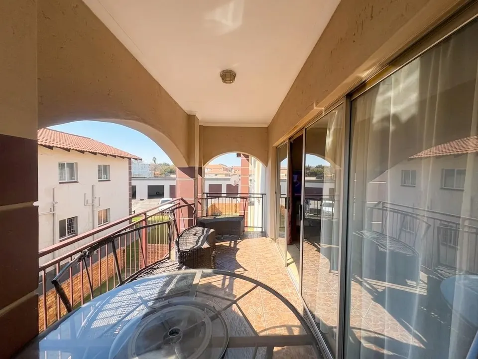 Spacious 2 Bedroom Apartment For Sale in Lakewood Manor, Dalpark Ext 1, photo 16 of 20