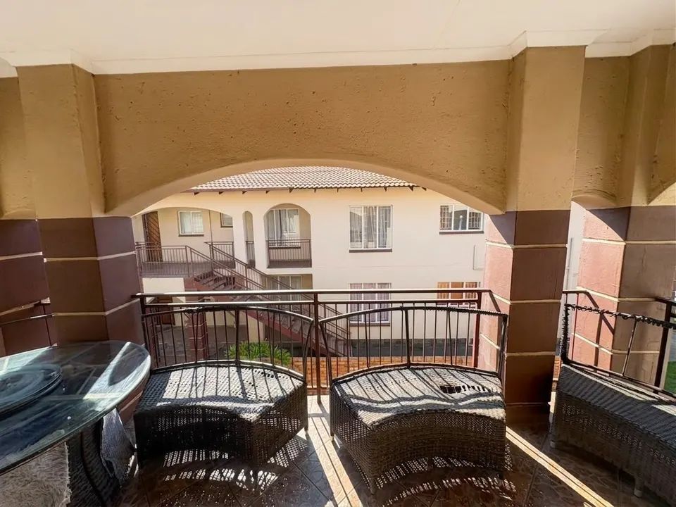 Spacious 2 Bedroom Apartment For Sale in Lakewood Manor, Dalpark Ext 1, photo 18 of 20