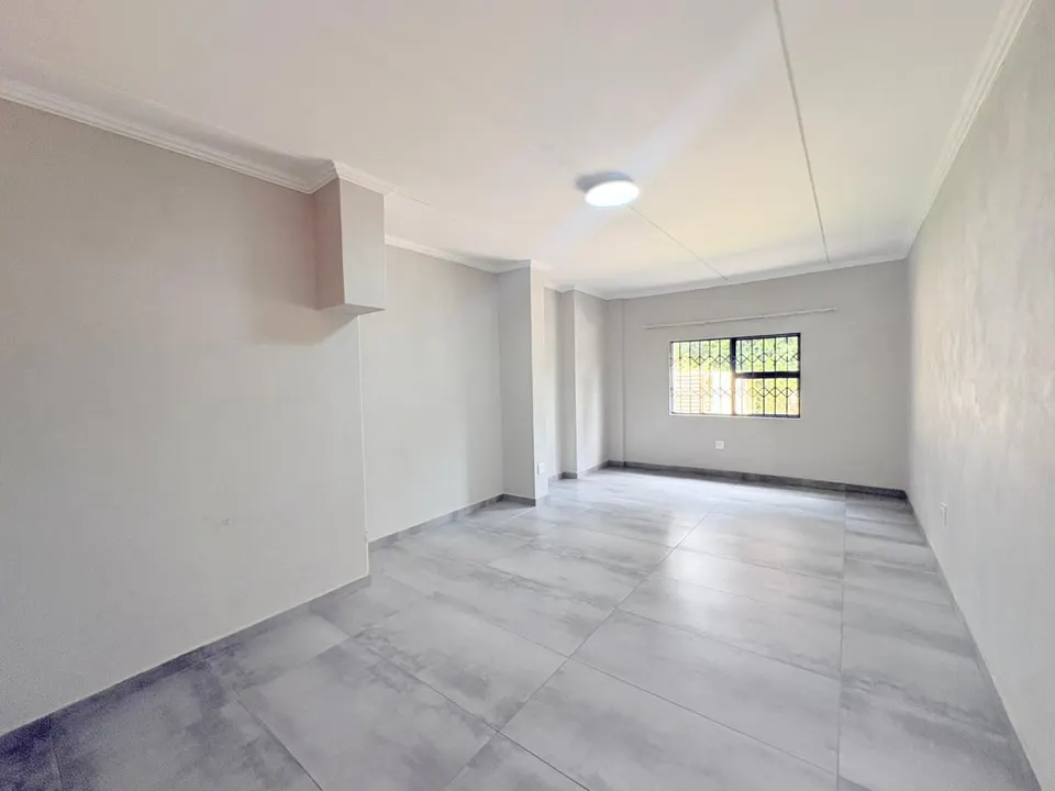 Spacious 3 Bedroom Family Home To Rent in Lakefield, Benoni, photo 13 of 25