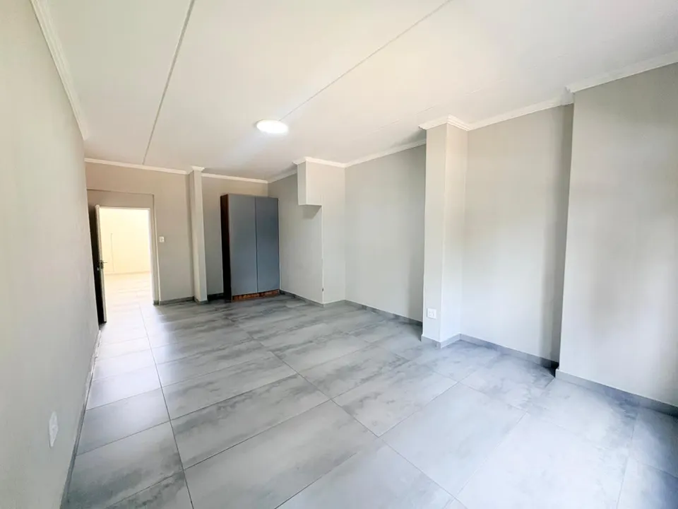Spacious 3 Bedroom Family Home To Rent in Lakefield, Benoni, photo 14 of 25