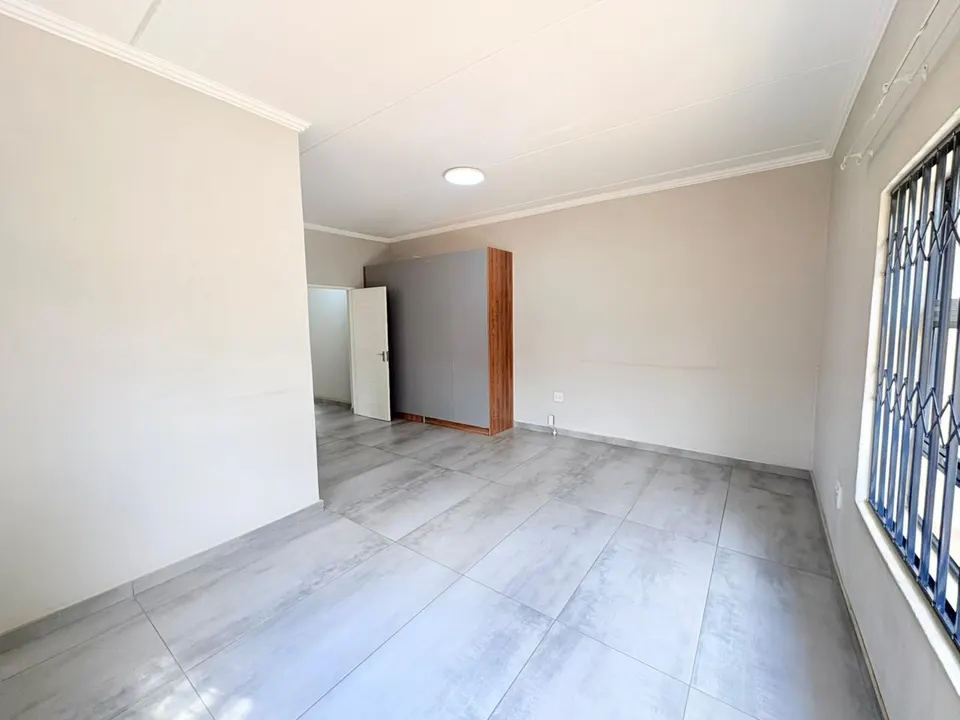 Spacious 3 Bedroom Family Home To Rent in Lakefield, Benoni, photo 17 of 25