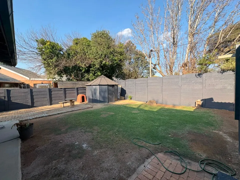 Spacious Family Home with Separate Flatlet For Sale in Dalpark Proper, photo 24 of 26