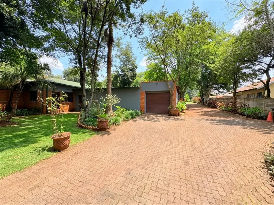 Exceptional 1.2 Hectare Smallholding For Sale in Bredell, Kempton Park, photo 4 of 44