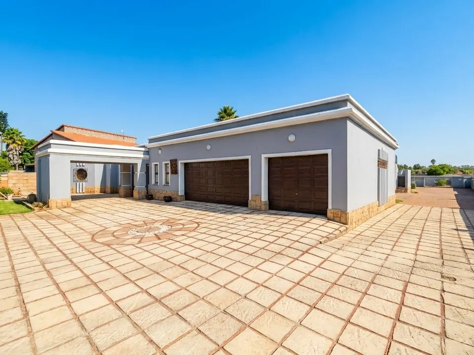 Exceptional 7 Bedroom Family Home To Rent in Dalpark Ext 1, Brakpan – Space, Comfort & Endless Possibilities, photo 2 of 41