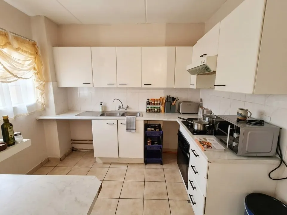 Modern Ground Floor 2 Bedroom Apartment For Sale in Highgate, Lakefield – Secure Estate Living with a Private Garden, photo 1 of 20