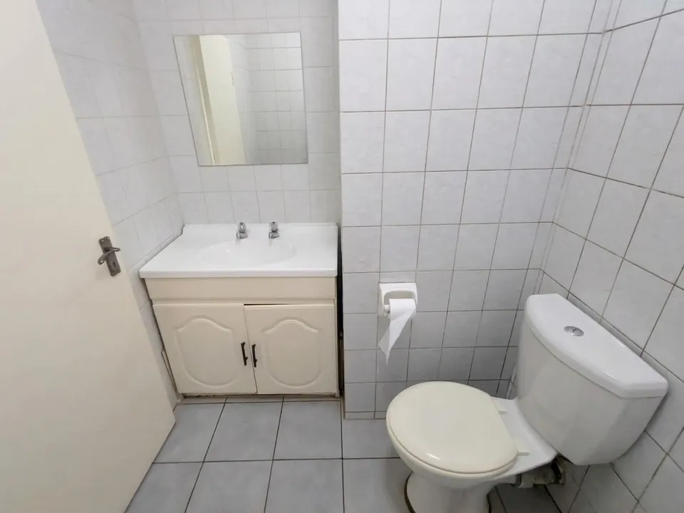Modern Ground Floor 2 Bedroom Apartment For Sale in Highgate, Lakefield – Secure Estate Living with a Private Garden, photo 9 of 20