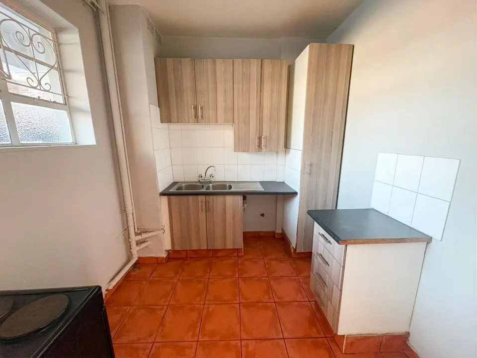 Affordable Ground Floor 1 Bedroom Apartments for Sale in Springbok Court, Benoni, photo 2 of 11