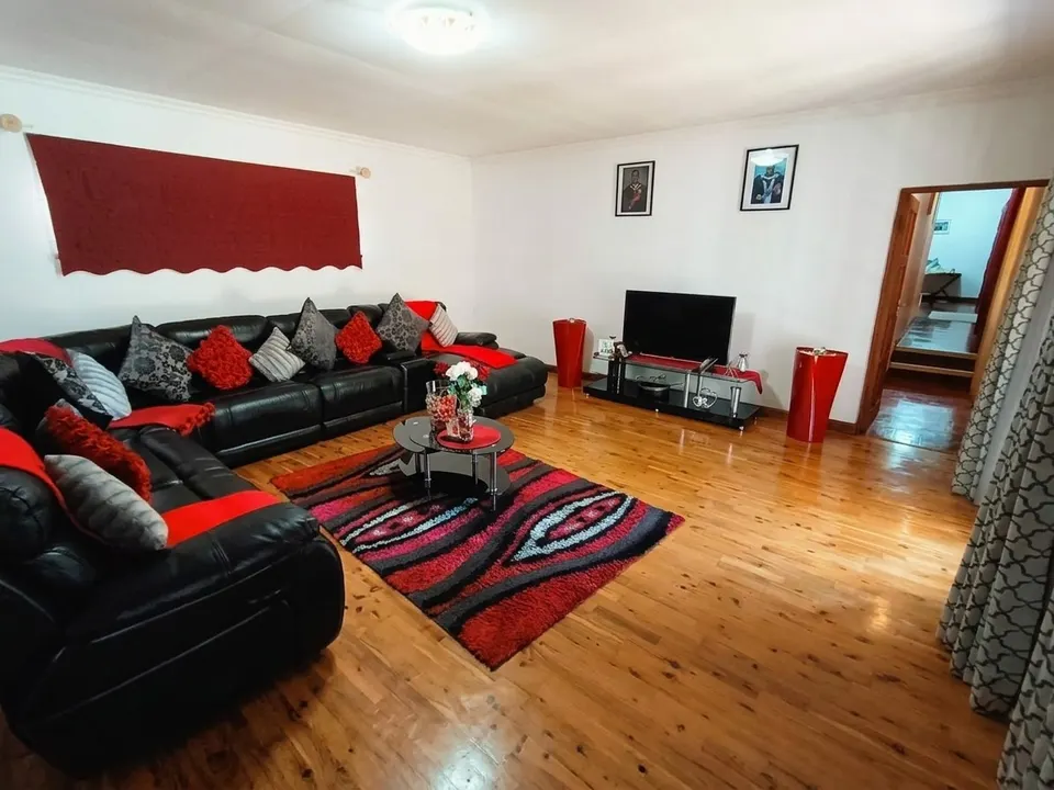 Exceptional 4 Bedroom Home To Rent – Perfect for Airbnb, Boutique Guesthouse, Corporate Accommodation or Large Family Living, photo 12 of 46