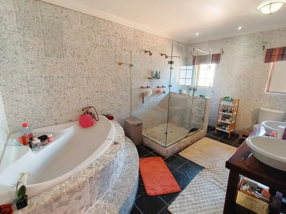 Exceptional 4 Bedroom Home To Rent – Perfect for Airbnb, Boutique Guesthouse, Corporate Accommodation or Large Family Living, photo 30 of 46