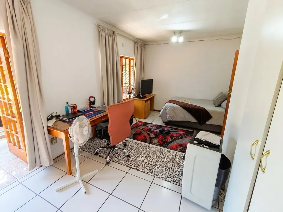 Exceptional 4 Bedroom Home To Rent – Perfect for Airbnb, Boutique Guesthouse, Corporate Accommodation or Large Family Living, photo 33 of 46