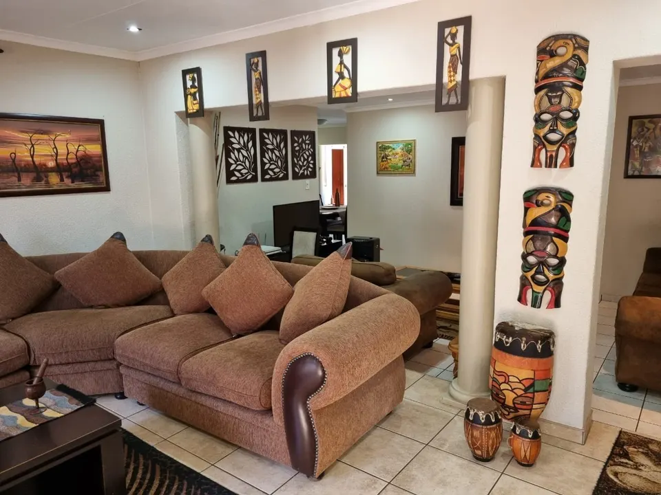 Modern 3 Bedroom house To Rent in Van Riebeeck Park, Kempton Park, photo 10 of 23