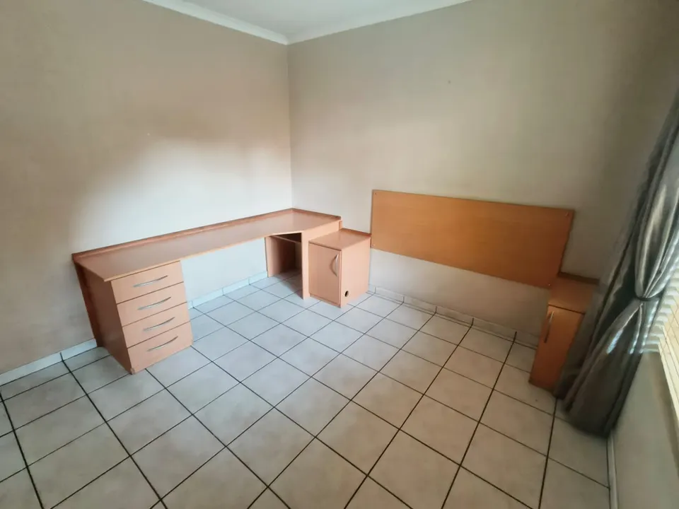 Modern 3 Bedroom house To Rent in Van Riebeeck Park, Kempton Park, photo 18 of 23