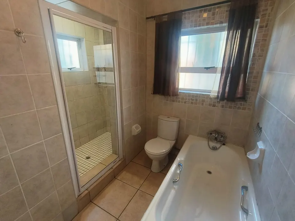 Modern 3 Bedroom house To Rent in Van Riebeeck Park, Kempton Park, photo 21 of 23