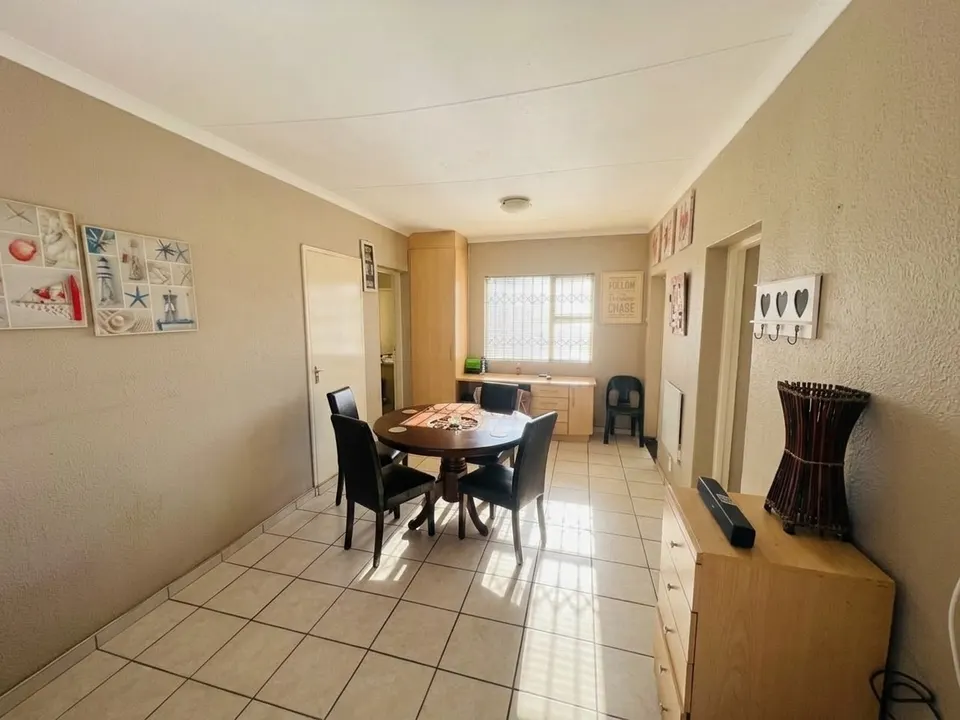 Charming 2 Bedroom Cottage To Rent in Van Riebeeck Park, Kempton Park – Utilities Included, photo 3 of 8
