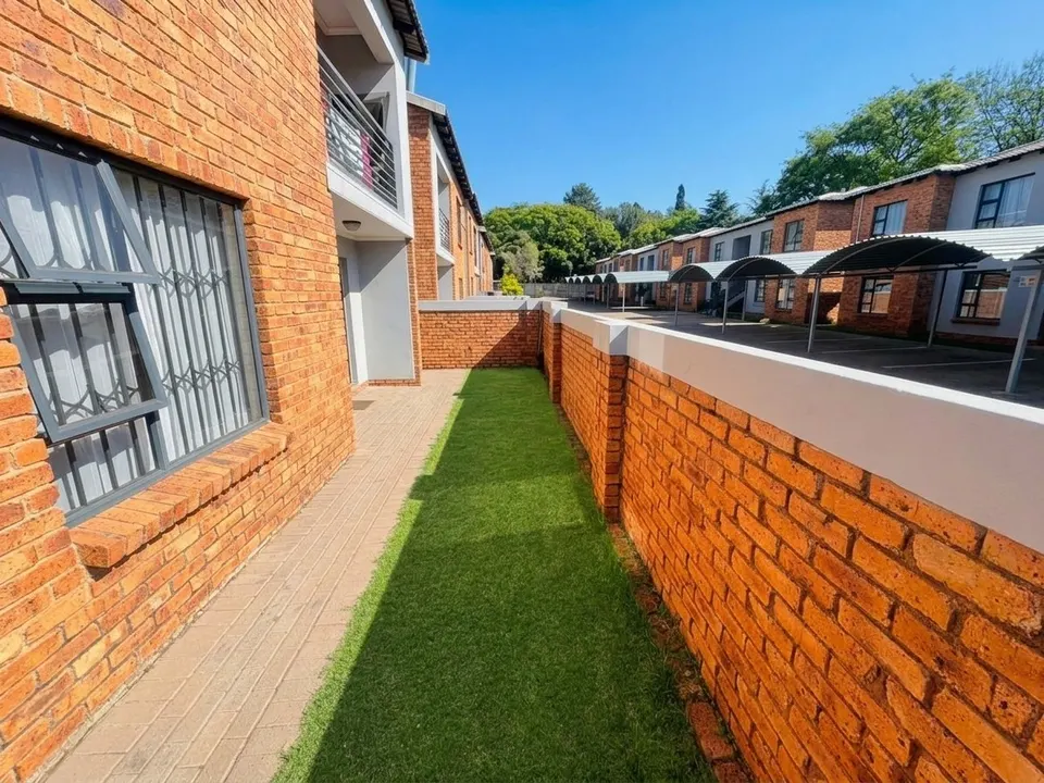 Modern 2 Bedroom Ground Floor Apartment For Sale in RynfieldZ, Rynfield – Private Garden, photo 15 of 16