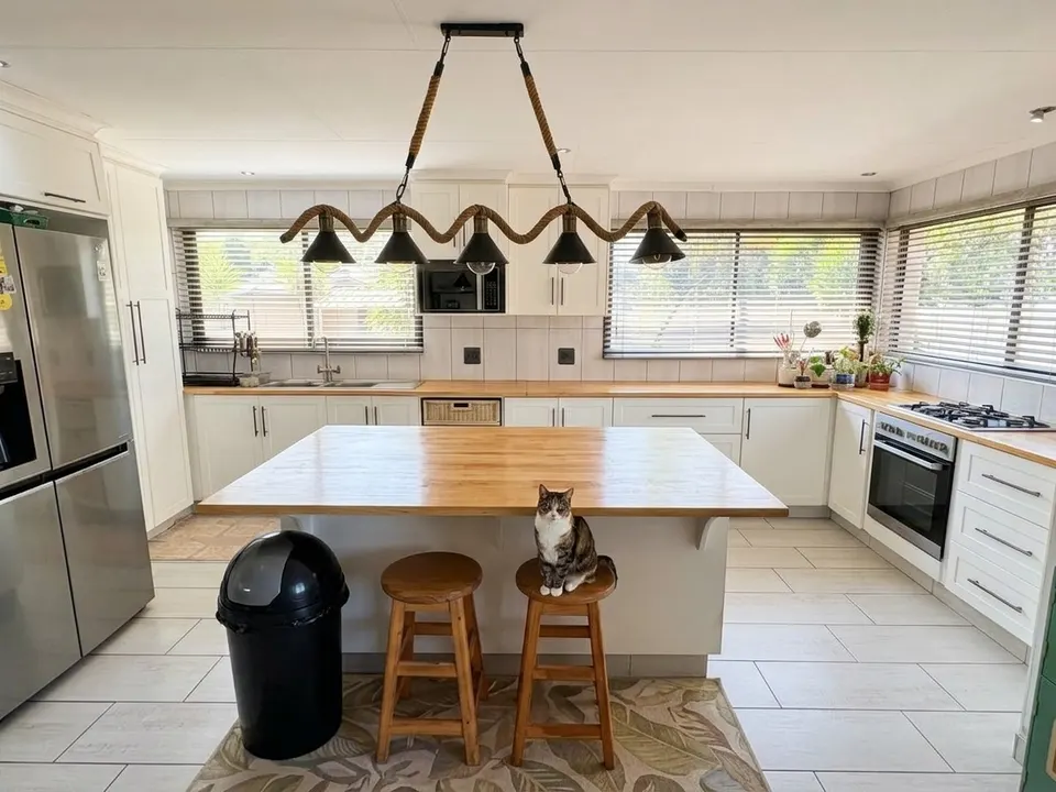 Charming 2 Bedroom Home with Versatile Third Room To Rent in Fairleads, Benoni, photo 4 of 16