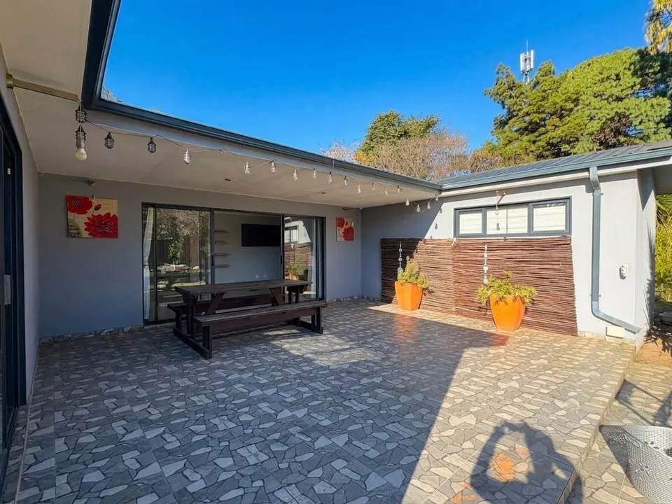 Charming 2 Bedroom Home with Versatile Third Room To Rent in Fairleads, Benoni, photo 15 of 16
