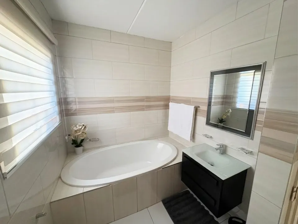 Beautifully Renovated 2 Bedroom Ground-Floor Apartment For Sale in Santo Domingo – Modern, Secure & Move-In Ready, photo 8 of 12