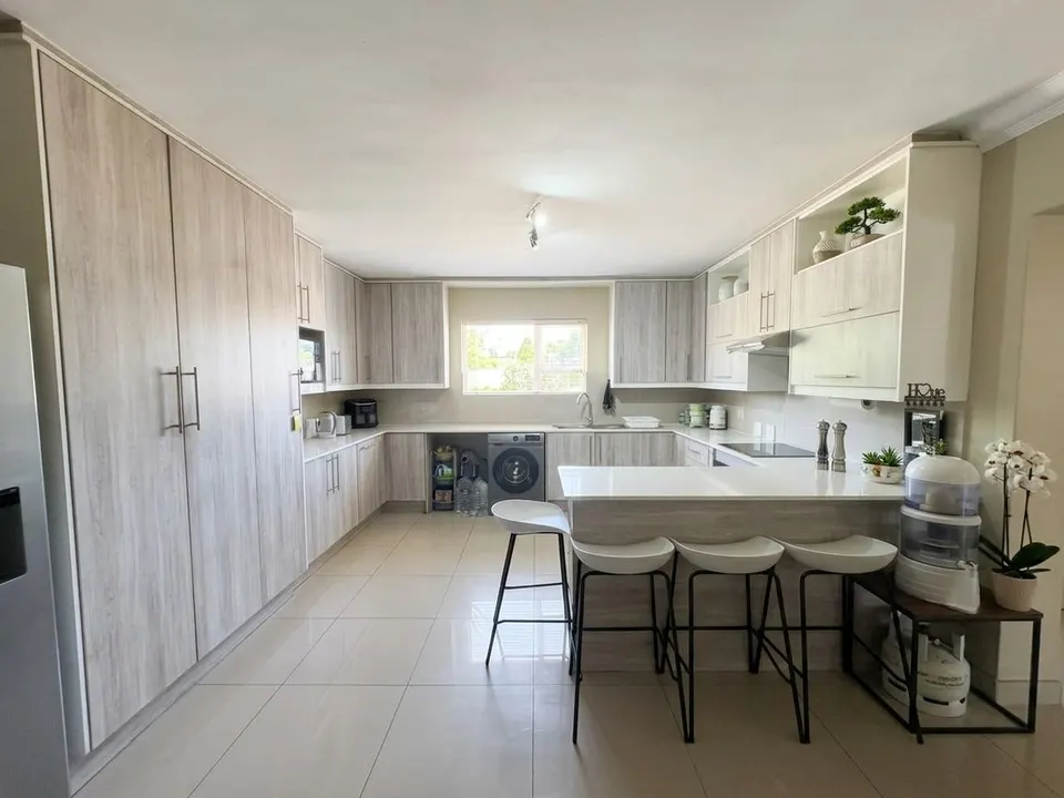 MODERN 3-BEDROOM TOWNHOUSE FOR SALE IN FOREST GLEN, MOREHILL, photo 4 of 20