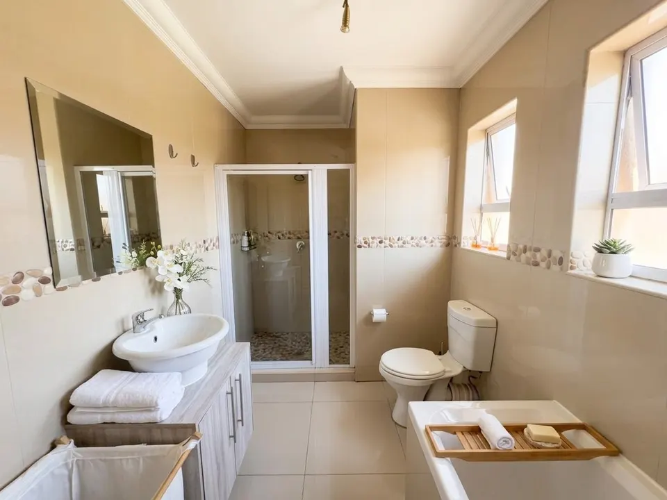 MODERN 3-BEDROOM TOWNHOUSE FOR SALE IN FOREST GLEN, MOREHILL, photo 17 of 20