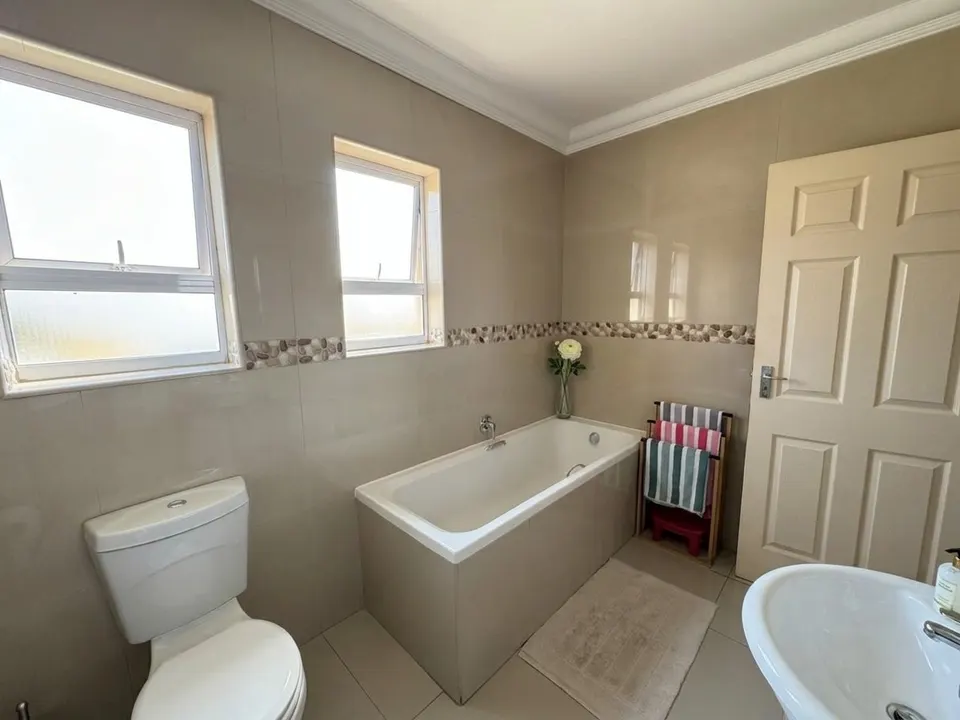MODERN 3-BEDROOM TOWNHOUSE FOR SALE IN FOREST GLEN, MOREHILL, photo 20 of 20