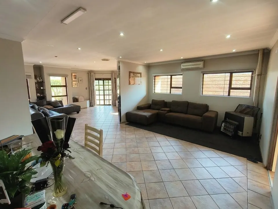Business Zoned Property For Sale in Carenvale, Roodepoort - A Rare Residential and Commercial Find, photo 11 of 41