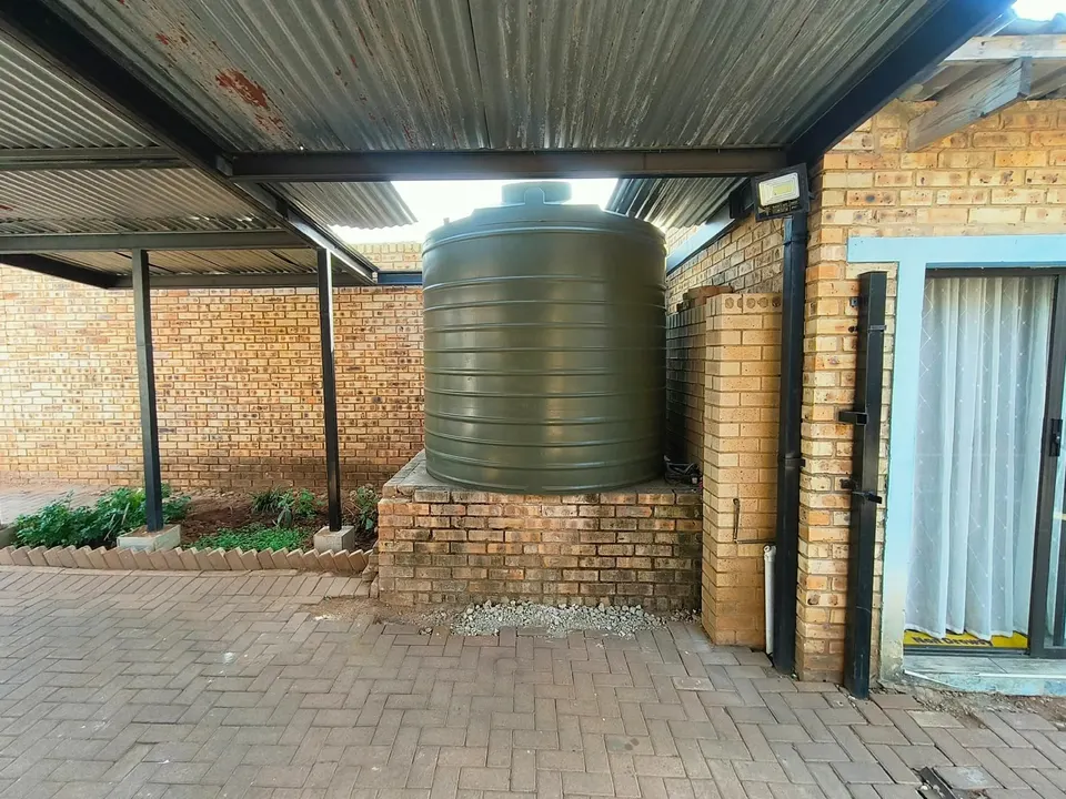Business Zoned Property For Sale in Carenvale, Roodepoort - A Rare Residential and Commercial Find, photo 23 of 41