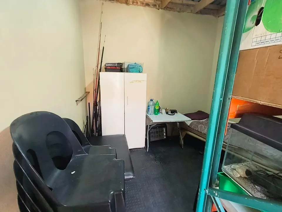 Business Zoned Property For Sale in Carenvale, Roodepoort - A Rare Residential and Commercial Find, photo 33 of 41