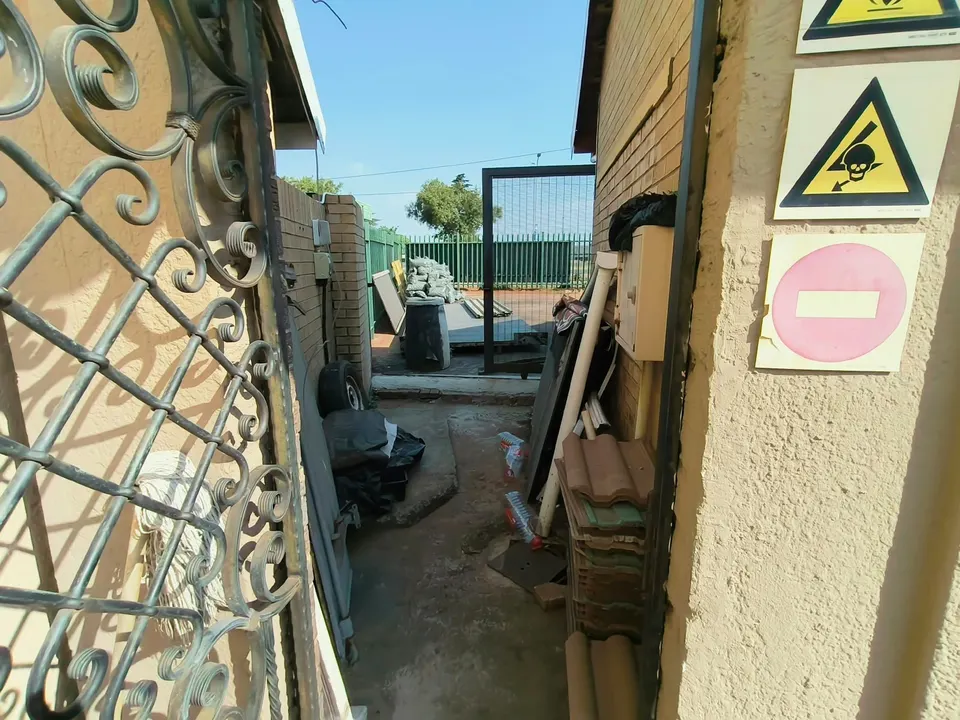 Business Zoned Property For Sale in Carenvale, Roodepoort - A Rare Residential and Commercial Find, photo 40 of 41