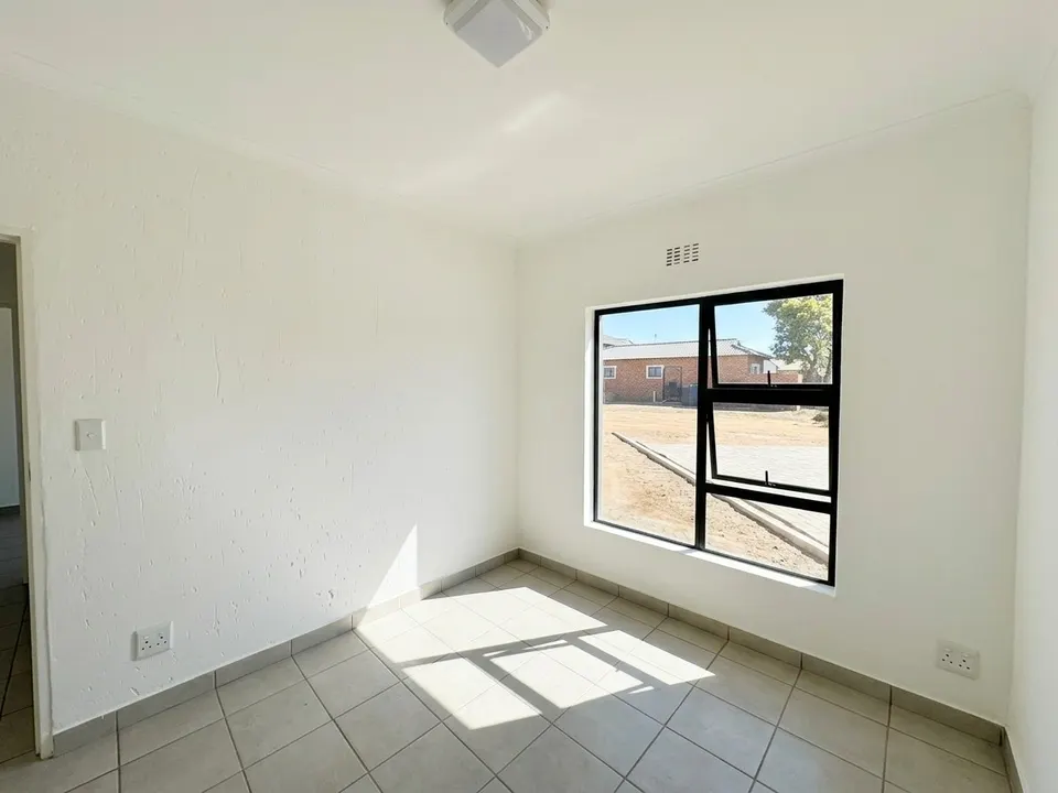 Brand-New 2-Bedroom Apartments To Rent - S and S Villas, Kenleaf, photo 7 of 14