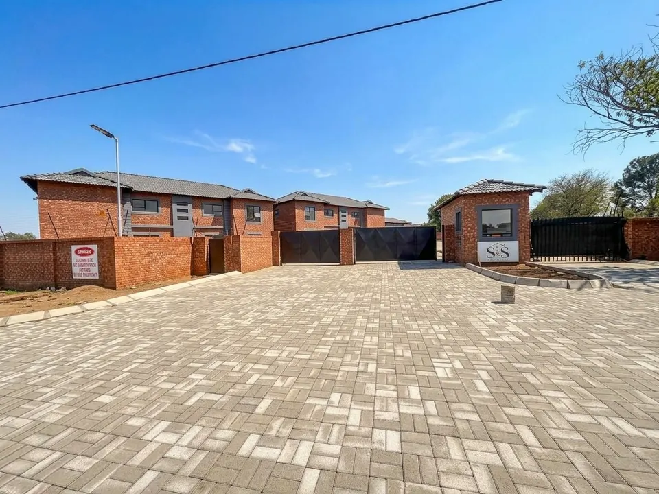 Brand-New 2-Bedroom Apartments To Rent - S and S Villas, Kenleaf, photo 13 of 14